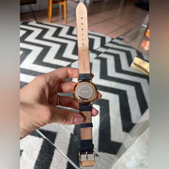 Cluse women’s watch genuine leather strap - Picture 3 of 3